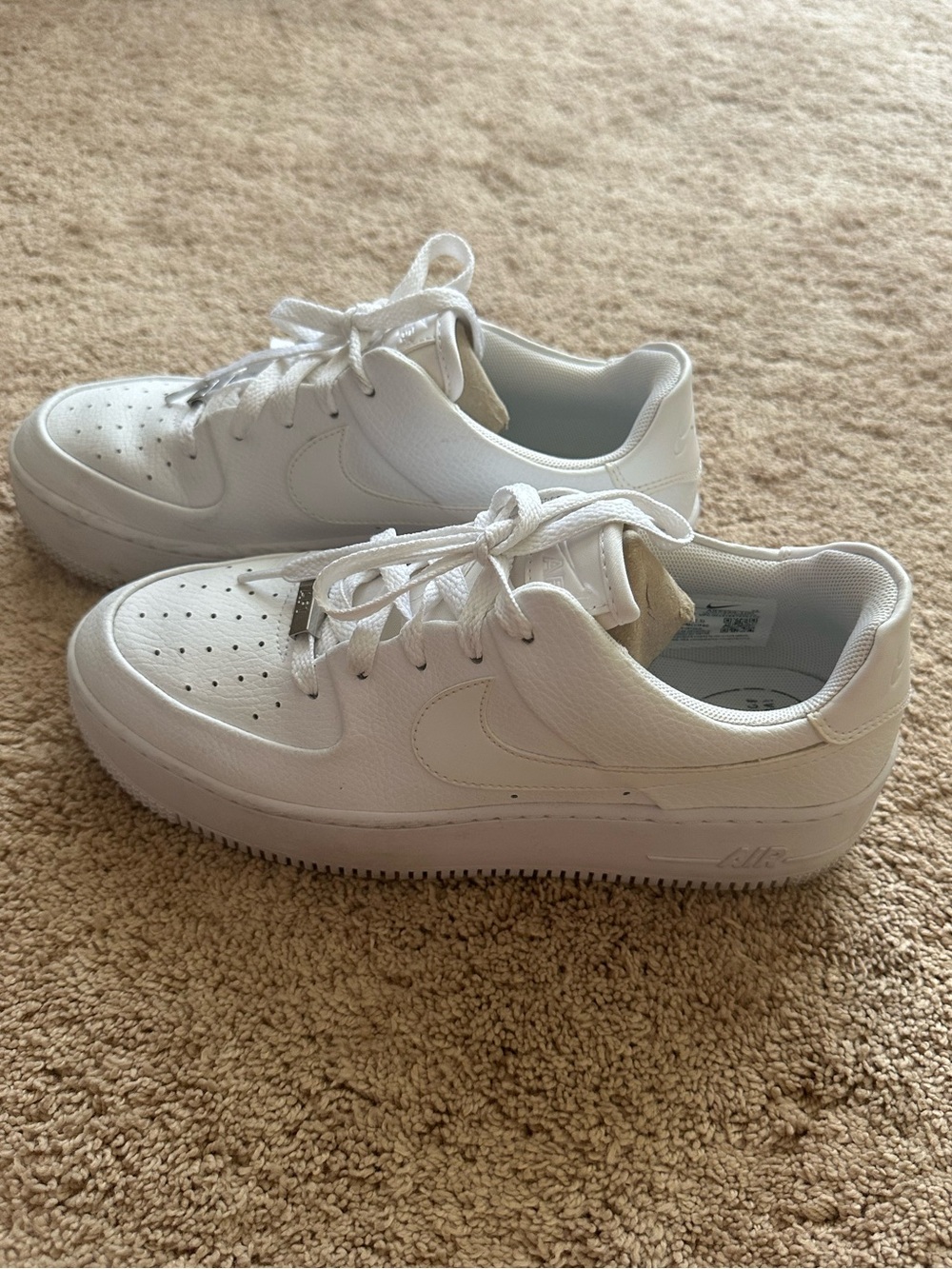 White Nike Air Force 1